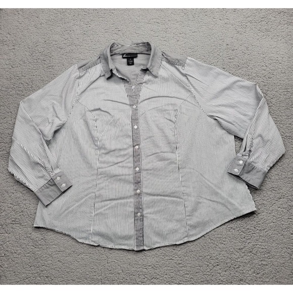 Lane Bryant Tops - Lane Bryant Shirt Womens ' 26 White Black Striped Long Sleeve Button Up
